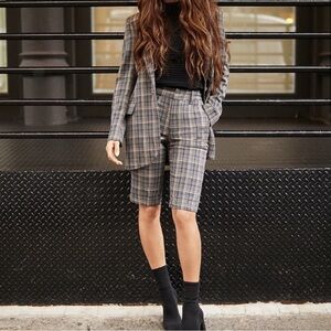Express Short/ Bermuda Shorts
